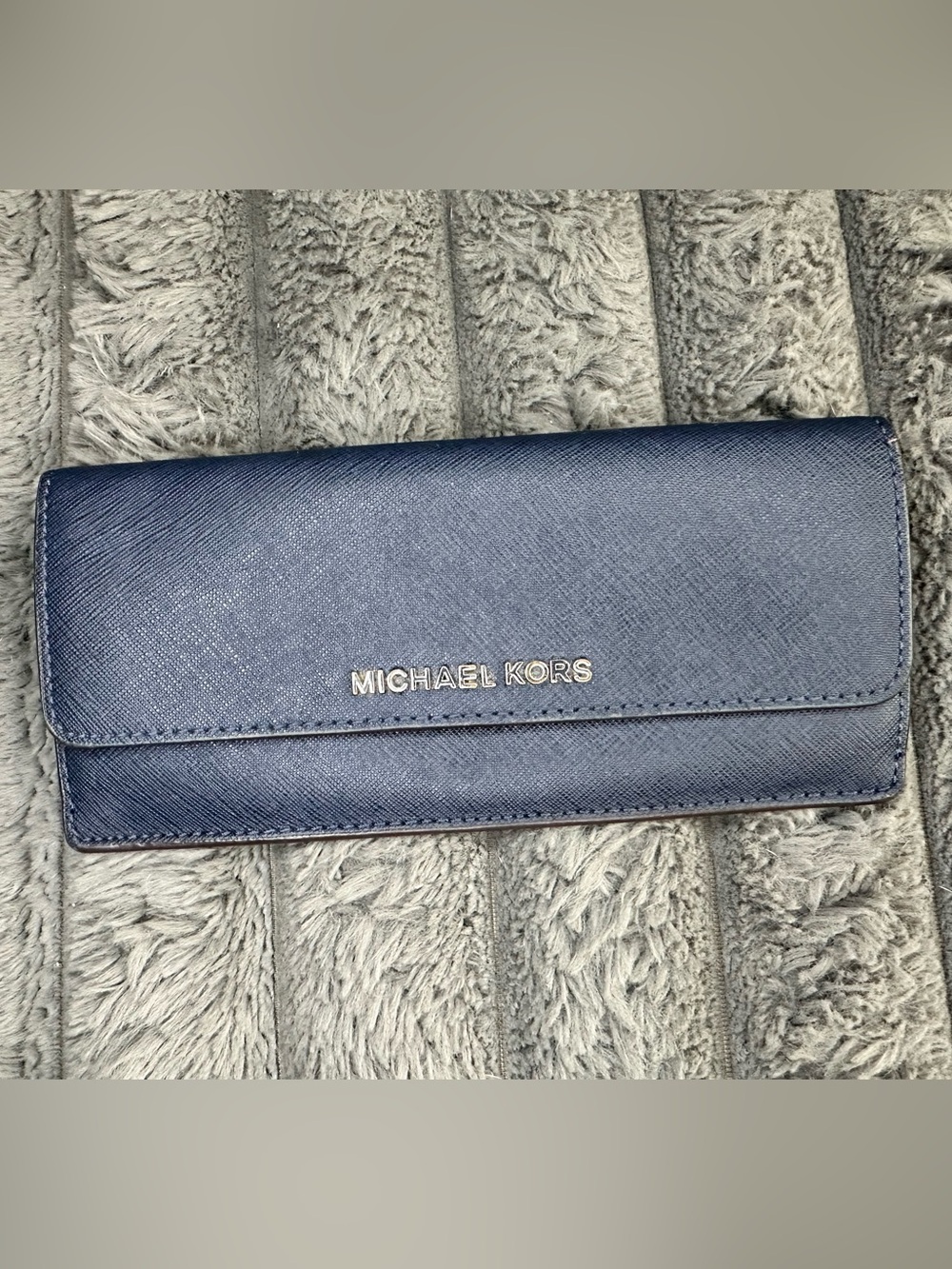Michael Kors Jet Set Travel Large Saffiano Leather Wallet Navy Blue